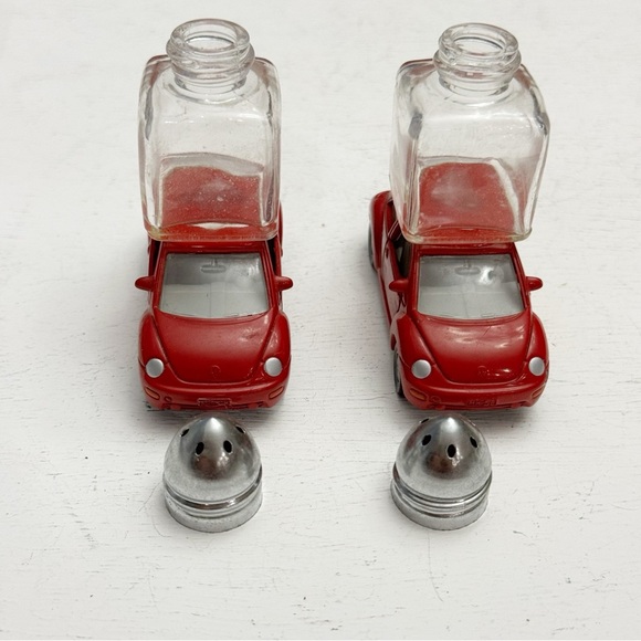 Siku Red VW Volkswagen Beetle Die Cast Car Salt & Pepper Shakers 1984 Vintage - Picture 2 of 12